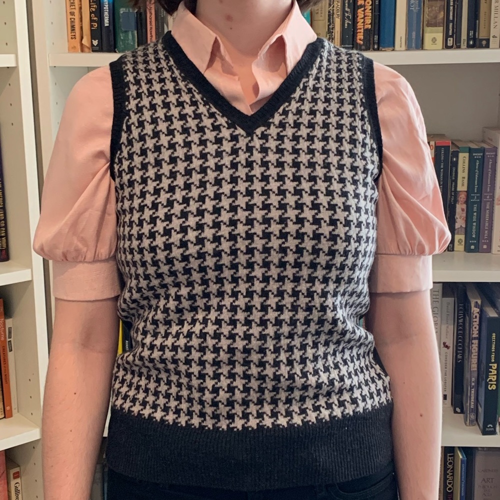 Jones NewYork Merino wool sweater vest houndstooth